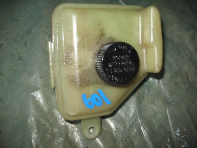 D06332690G бачок гидроусилителя MAZDA DEMIO DW3W