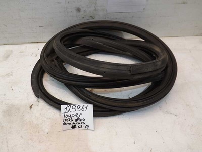 7L6845521E Уплотнитель стекла двери багажника volkswagen Touareg 2002-2010 7L6845521