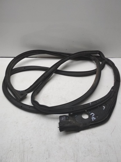 BB5Z7820530A Уплотнитель двери передней правой ford Explorer (U502) 2010-2019