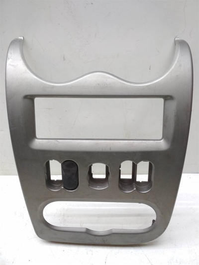 8200739440 Накладка торпедо renault Logan 2005-2014