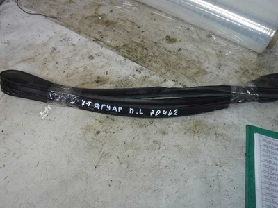 C2S34473 Уплотнитель стекла двери передней левой jaguar XТ