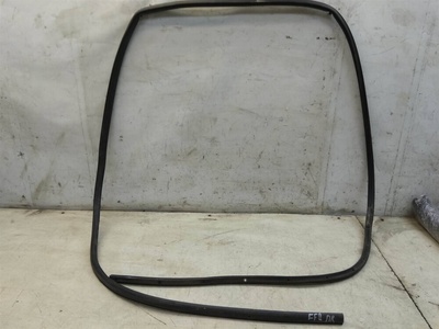 1495864 Уплотнитель двери передней правой ford Focus II 2005-2011