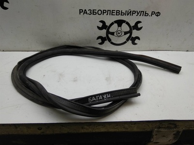 908300023R Уплотнитель багажника renault Duster 2012>