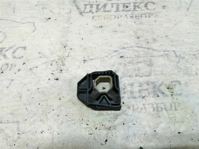 1K0121367C кронштейн радиатора VW Passat (B6) 2005-2010 26.04.2006