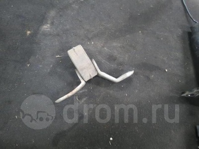 8e0253144ag кронштейн глушителя Audi A4 (B7) 2004-2009 2006