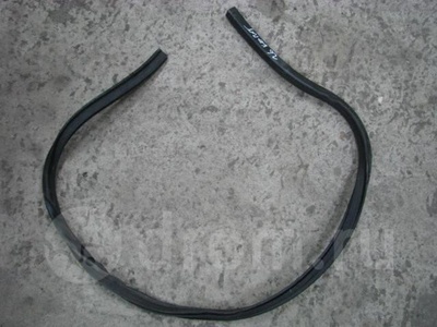 5N0823723A уплотнитель капота VW Tiguan 2007-2011 2008