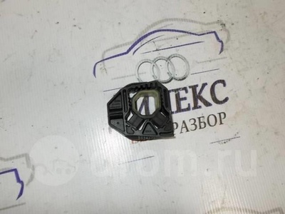 1K0121367C кронштейн радиатора VW Passat (B6) 2005-2010 2006