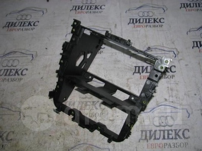 1k0858005d рамка магнитолы VW Jetta 2005-2011 2008