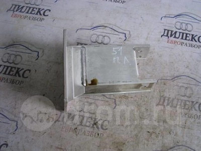 8K0807133C кронштейн усилителя переднего бампера Audi A4 (B8) 2007-2015 2008