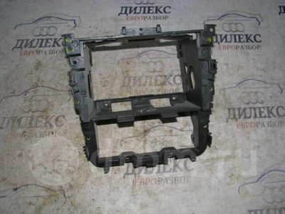 1k0858005d рамка магнитолы VW Golf V Variant 2003-2009 2007