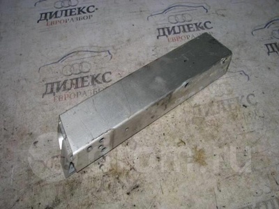 8K0807331B кронштейн усилителя заднего бампера Audi A4 (B8) 2007-2015 2009
