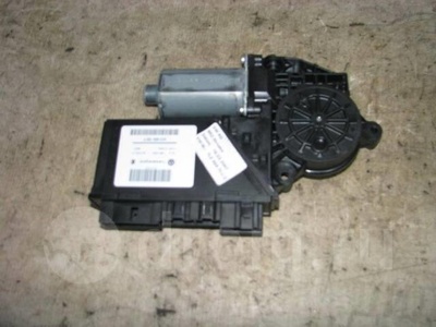 7L0959703D моторчик стеклоподъемника VW Touareg 2002-2010 2007