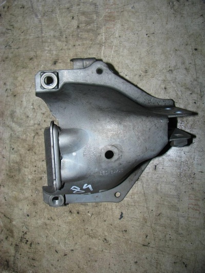 8K0399059H кронштейн двигателя Audi A4 (B8) 2007-2015 2012