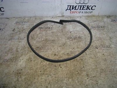8663730 уплотнитель Volvo XC90 2002 >