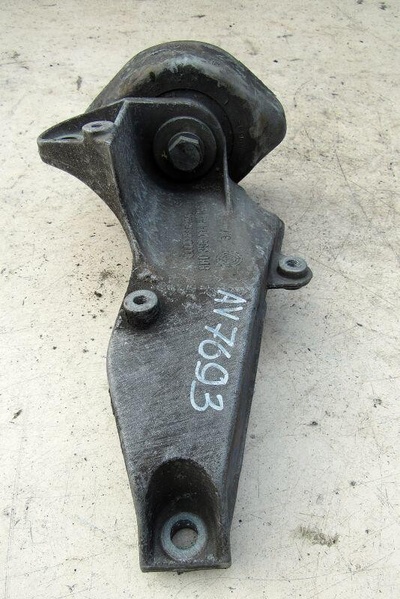 8D0399114AJ Кронштейн Audi A4 B5 1998