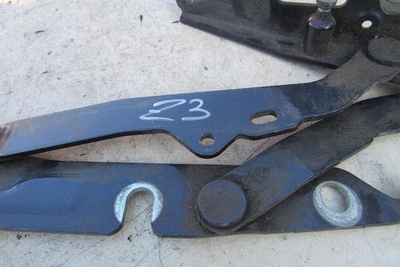 4F5827301D петля крышки багажника левая Audi A6 4F/C6 2004