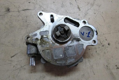 03L145100E насос вакуумный Audi A4 B8/8K 2010