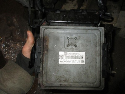 03G906018CE Блок управления двигателем Volkswagen Passat B6 2006