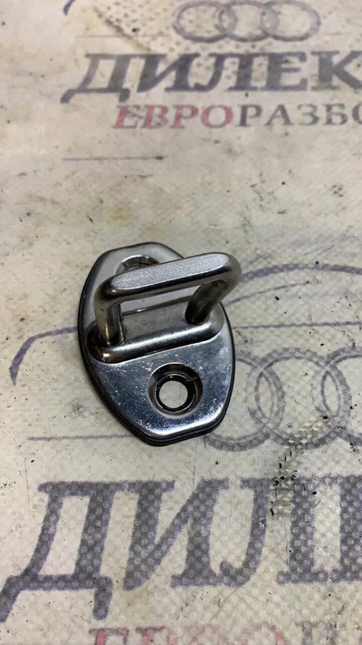 3C0837033B ответная часть замка двери VW Passat (B6) 2005-2010 2007