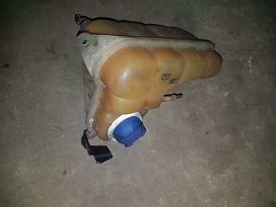 4D0121403D бачёк расширительный a8 d2 2.8 v6