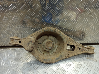 G26A28300A Рычаг подвески Mazda 6 GG (02-07) поперечный зад R б/у (арт. )