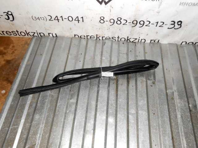 823300034R Уплотнитель стекла Duster зад R б\у (арт. )