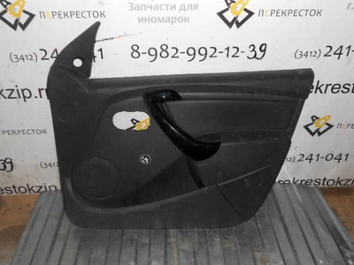 809006452R Обшивка двери Duster (12-15)/Logan (10-14) пер R под МСП б\у (арт. )