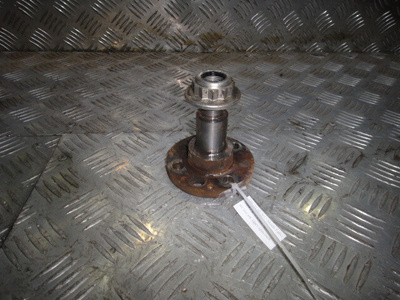 6Q0501117 Цапфа Fabia (07-10)/Polo 5 (09-) H/B зад L\R б/у (арт. )