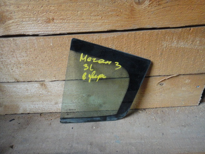 822210006R Стекло Megane 3 (09-16) зад L глухое в дверь б\у (арт. )