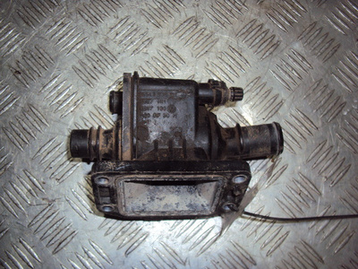1336V6 Корпус термостата C3 (02-09) 1.4 HDi в сборе б\у (арт. )