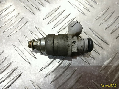MR988977 Форсунка Lancer 10 (07-) 1,5 4A91 топливная б\у (арт. )