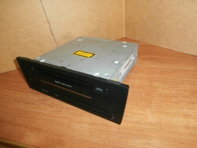 4E0035666 навигация mmi 3g high audi a4 a5 8t1035666d cp