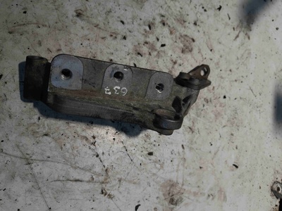 03f199275c Кронштейн КПП Audi A1 2010