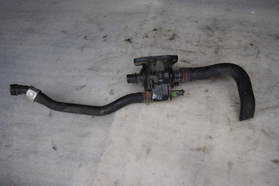 9654393880 Корпус термостата Ford Fiesta V 2003