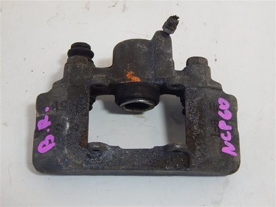 4773052040 суппорт Toyota Ist NCP60 2003 47730-52040