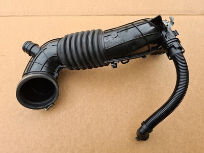 137185739948573994 труба шланг резонатор интеркулера bmw f20 f30 2.0d