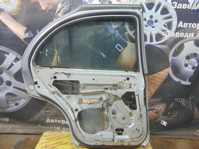 828310N800 Уплотнитель двери Nissan Pulsar SN15 1997