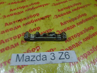 ZJ201001X Бугель распредвала Mazda 3 BK 2005 ZJ20-10-01X