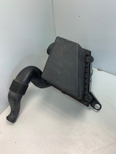 6Y0129607C поло 4 fabia корпус фильтра воздушный