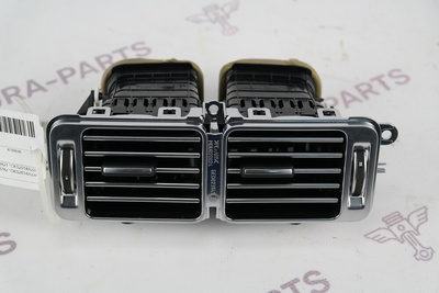 LR038821 Дефлектор обдува задних пассажиров в центральном подлокотнике Land Rover Range Rover 30DDTX L405 2012
