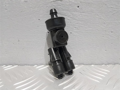 4D0955185 Форсунка омывателя фар Audi A8 D2 1996