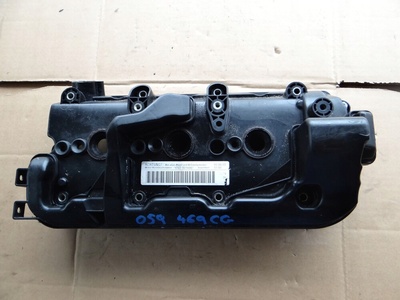 059103469CG крышка клапонов левая audi a4 a5 a6 a7