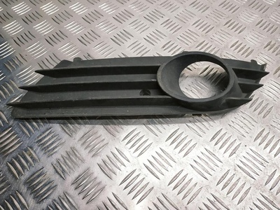 13126025 решетка в бампер левая Opel Astra H 2004