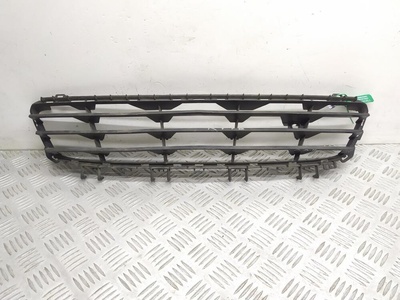 24460271 решетка в бампер Opel Astra H 2004