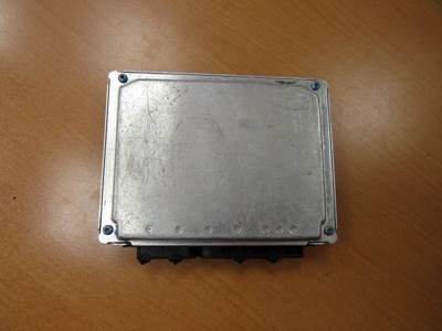 4D0907551B Блок управления двигателем Audi A6 A4/C4 1996