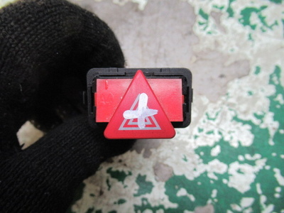 8d0941509k Кнопка аварийной сигнализации Audi A4 2000
