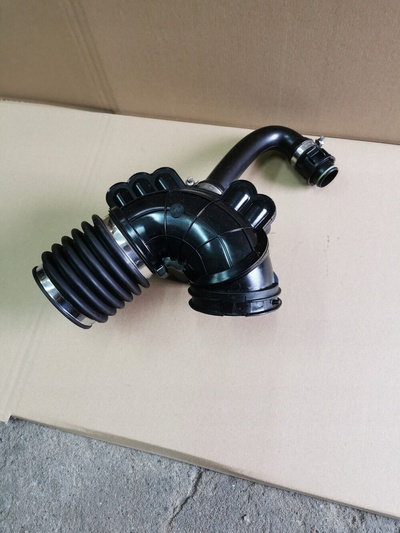 13718573994 bmw f20 f30 f36 резонатор трубки воздушный 8573994