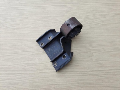 52058539 опора кпп JEEP CHEROKEE (XJ) 1990-2001 JEEP CHEROKEE (XJ) 1990-2001 , Совместимые OEM номера AB
