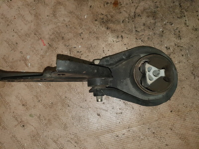 BP4K39040D Подушка двигателя Mazda 3 I (BK) Рестайлинг (2006–2009) 2007 BP4K-39-040D