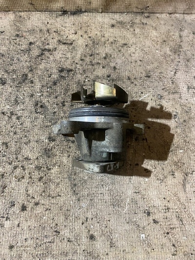 L32715100A Насос водяной (помпа) Mazda CX-7 I (2006–2009) 2008 L327-15-100A